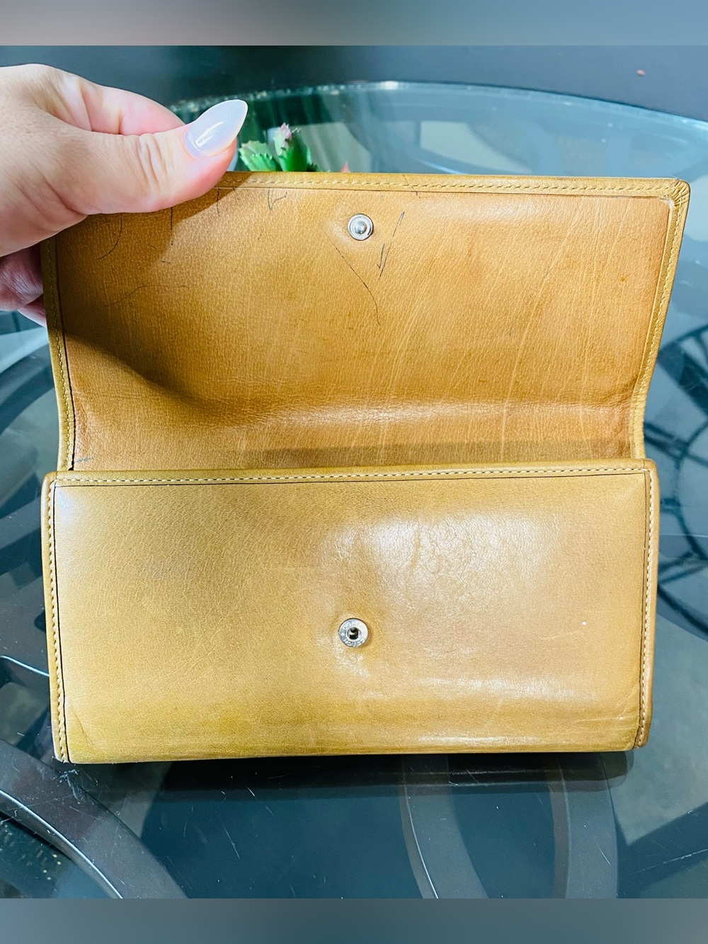 Vintage Coach Tan Genuine Leather Trifold Checkbook Wallet Some Flaws Do to Age - Picture 5 of 6